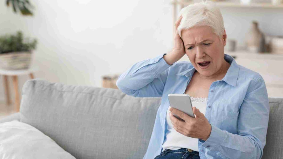 Ways to Protect Your Aging Parents from Financial Scams - E-Law